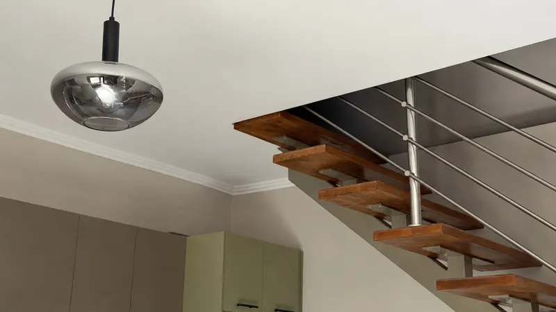 Oak staircase with steel railing