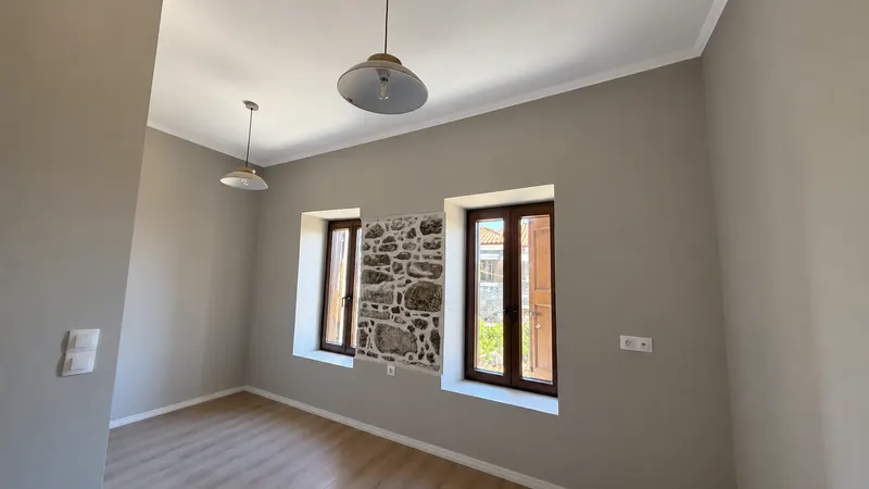 Bright room with two windows